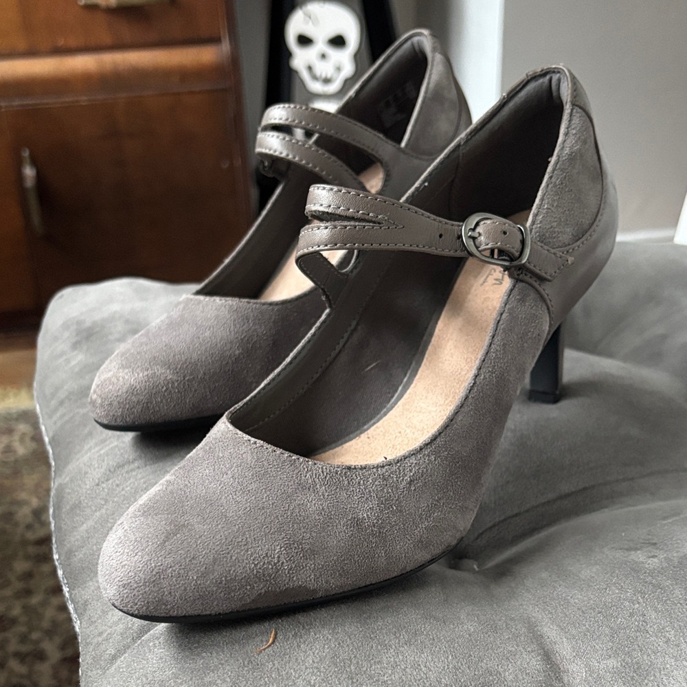 Elegant Gray Women's Heels